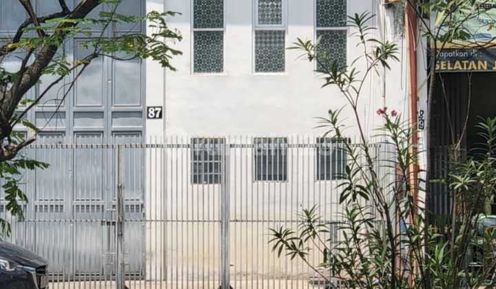 Ruko Murah 2 Lantai Bagus Luas 180.0 M² SHM Jalan Terusan Jakarta