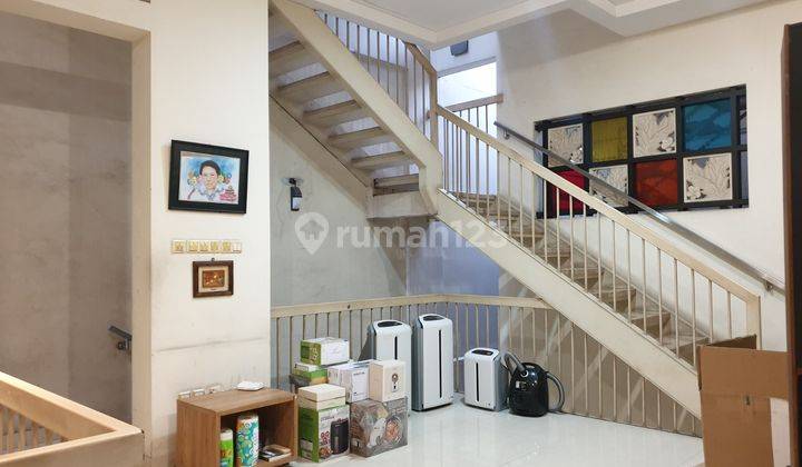 Rumah Cantik di Puri Indah, Jakarta Barat 2