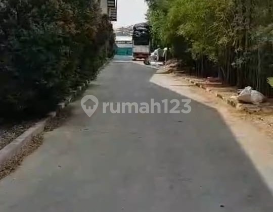 Take Warehouse in Pglar Kali Angke, central West Jakarta. Take Warehouse in Pglar Kali Angke, central West Jakarta.