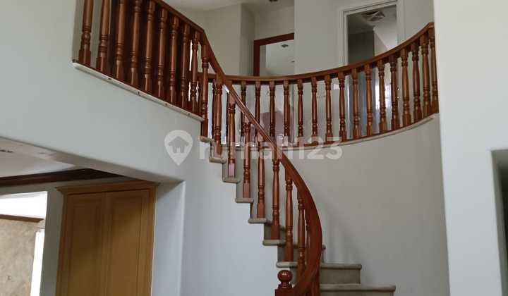 Dijual rumah taman golf lippo karawaci 2