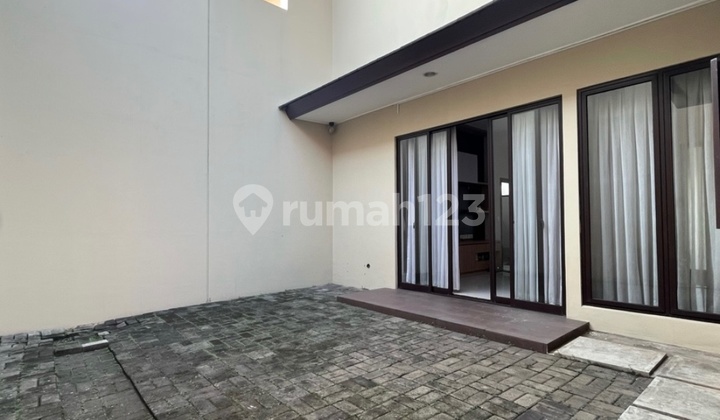 Dijual rumah the eminent illustria bsd city