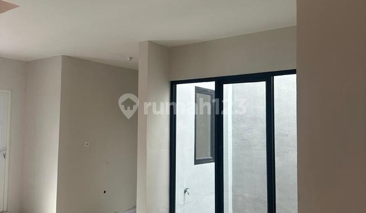 Dijual Rumah Palem Semi Tangerang 2