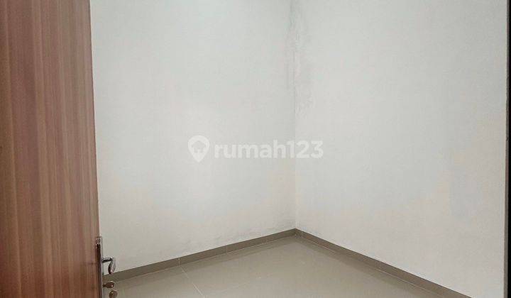 Rumah Bagus Semi Furnished SHM di Jl Raya Duren Mekar - Sawangan Depok, Depok 2