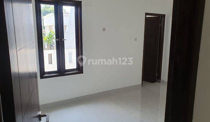 Rumah Bagus Semi Furnished SHM di Perumahan Taman Melati, Pengasinan Depok, Depok 2