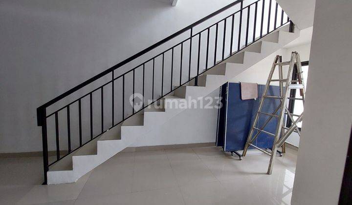 Rumah 2 Lantai Bagus Semi Furnished SHM di Jl Raya Darusaddah Cinangka - Pondok Cabe, Depok 2