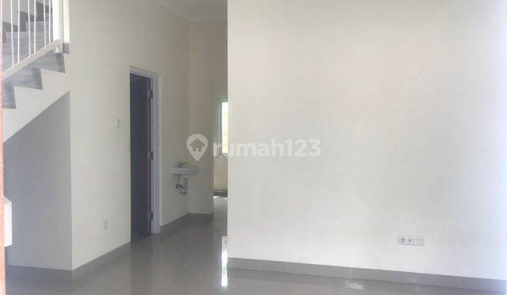 Rumah 2 Lantai Bagus Semi Furnished SHM di Jl Raya Pala Raya, Tangerang 2