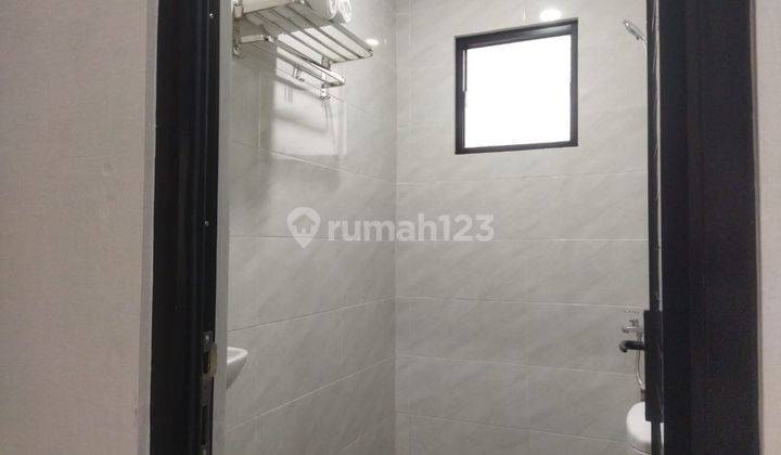 Rumah 2 Lantai Di Pondok Cabe, Tanah Dan Bangunan Luas, 3 Kamar Tidur Dan 3 Kamar Mandi