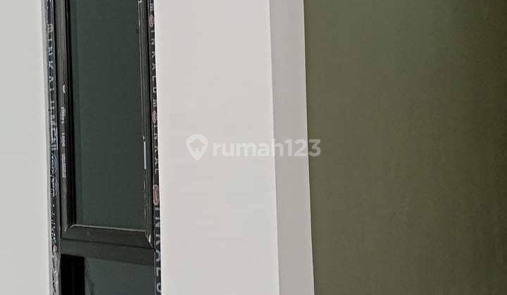 Rumah 2 Lantai Bagus Semi Furnished SHM di Jl Raya Sawangan Permai, Depok 2