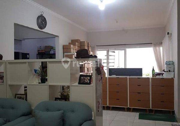 Rumah 2 Lantai Bagus Semi Furnished SHM di Jl Raya Muchtar Sawangan - Depok, Depok 2