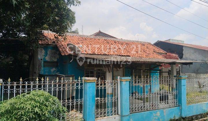 Rumah Bangunan Lama Lokasi Sangat Strategis DiGunakan Untuk Usaha 1