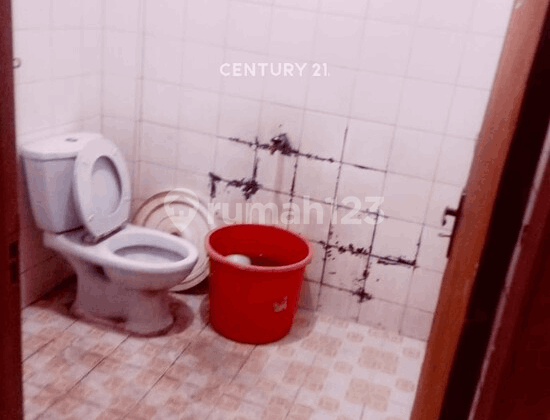 4-Story Shophouse in a Strategic Location in Cirebon City 4-Story Shophouse in a Strategic Location in Cirebon City