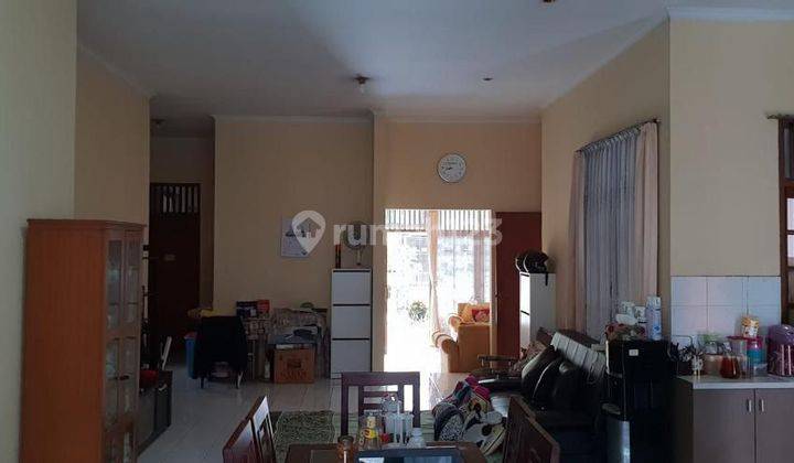 Rumah Lama Terawat Siap Huni Di Cikutra Lokasi Menarik 2