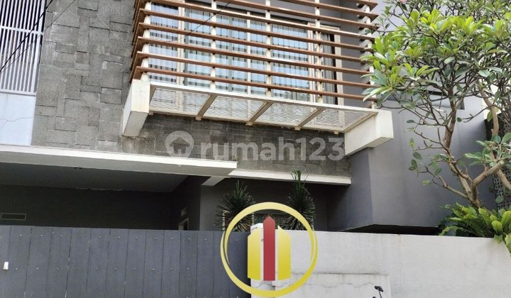 Rumah Mewah Minimalis Lokasi Favorit Turangga Cijagra Suryalaya 1