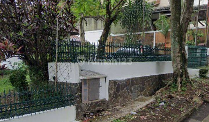 Rumah Klasik Terawat Area Favorit  Tubagus Ismail Dago Bandung 2