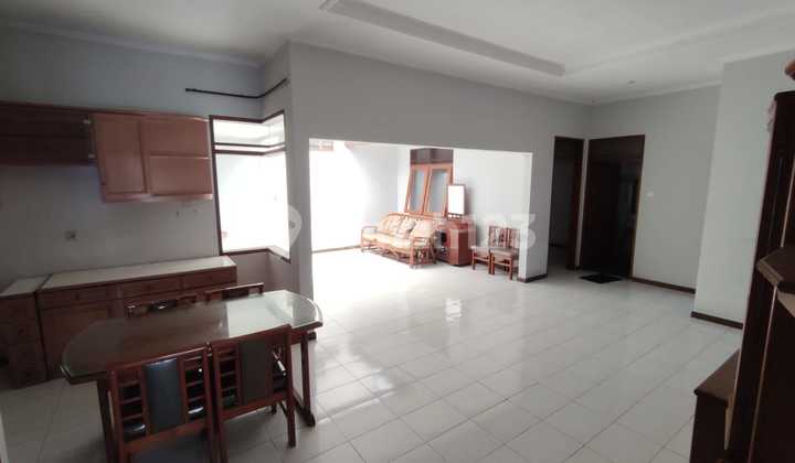 Rumah Siap Huni di Batununggal Indah