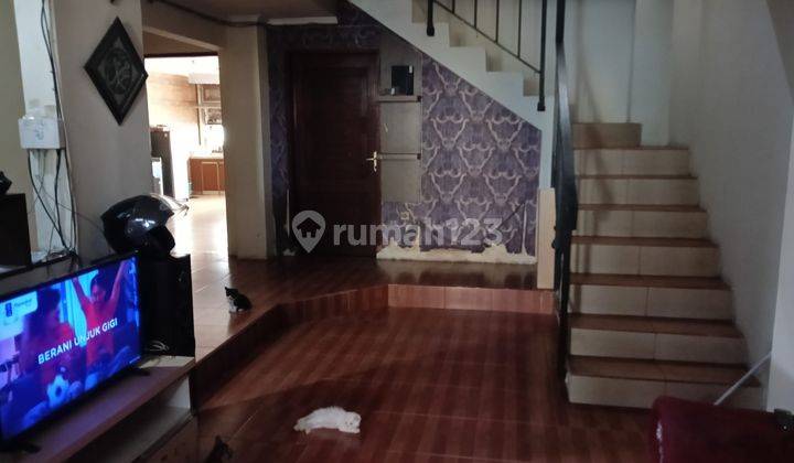 Dijual Rumah 3 Lantai Mainroad Kolmas Cipageran Cocok Untuk Caffe Dan Kantor  2