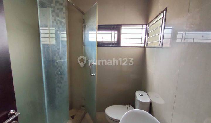 Rumah 3 Lantai Cipedes atas sukajadi 2