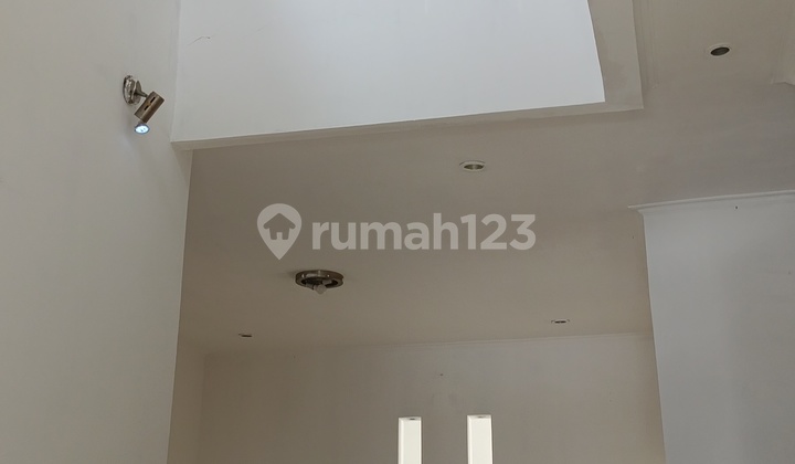 Nice 2-Story House in Antapani Regency Near Superindo 2