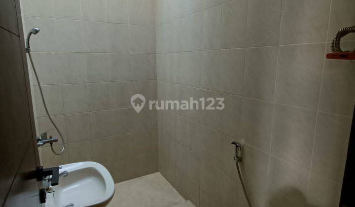 RUMAH SIAP HUNI STRATEGIS DEKAT KE PVJ ADA BATHUP PONDOK HIJAU  2