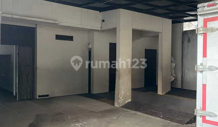 For Sale Nice 2-Storey House in Batununggal, Located in a Cul-de-Sac Cluster 2