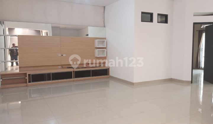 Di Sewakan Rumah Bagus Siap Huni di Batununggal