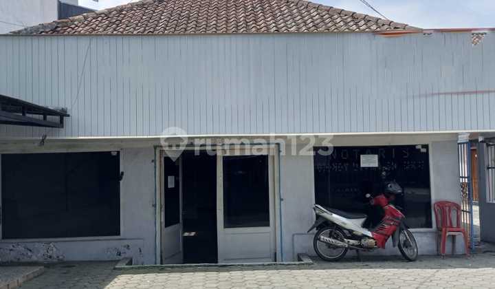 For Rent: 1-Story Shop House on Gatot Subroto
