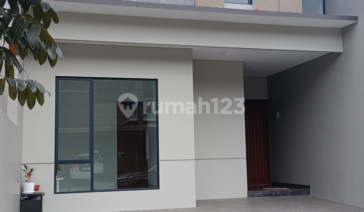 Rumah Mewah Bonus Quadra di Mekarwangi Cluster Depan