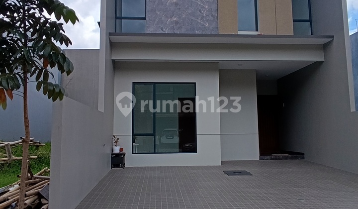 Rumah Baru Mewah Include Kitchen Set Quadra di Mekar Wangi