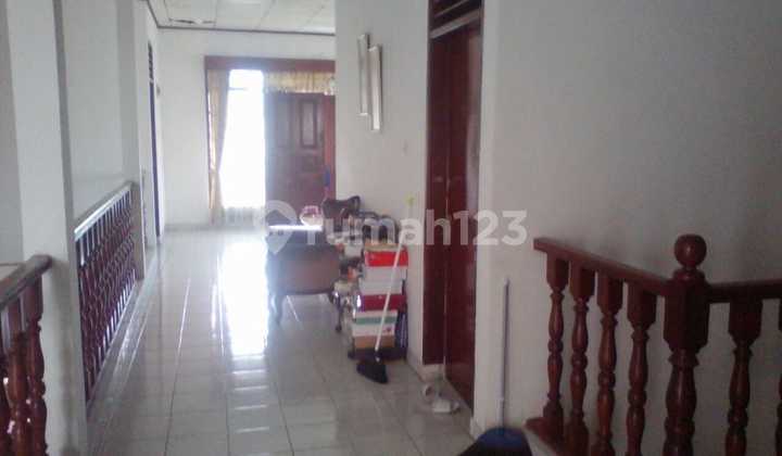 Di Jual Rumah Tinggal Cocok untuk Kost, Lokasi Strategis di Cigadung