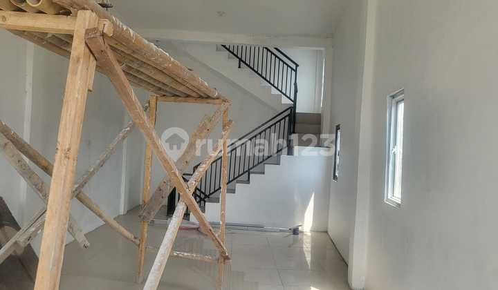 RUKO BARU 4 LANTAI SIAP PAKAI DI JALAN MAINROAD GADOBANGKONG  1