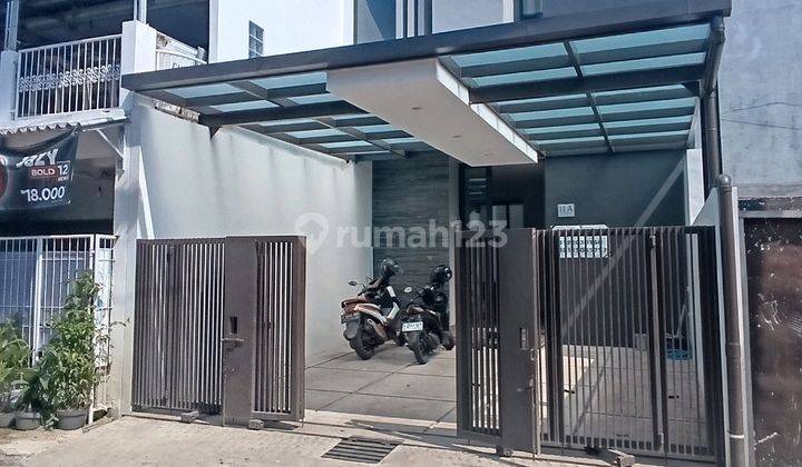 Rumah Baru 2 Lantai Modern Minimalis Dekat Batununggal 