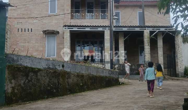 Di Jual Rumah 3 Lantai di Daerah Padalarang 2