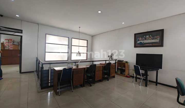 Di Jual Rumah Bagus 2 Lantai di Batununggal, Terletak di Custer Culdesac