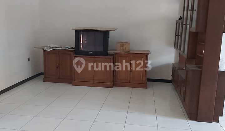RUMAH SIAP HUNI DEKAT KE TOL PASTEUR SEMI FURNSIHED  2