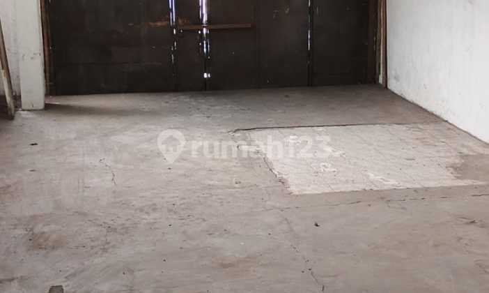 Dijual Gudang / Rumah 1,5 Lantai di Sayap Kebon Kawung