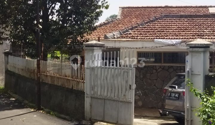 Rumah, di Cigadung, View Lapangan Golf, Siap Huni