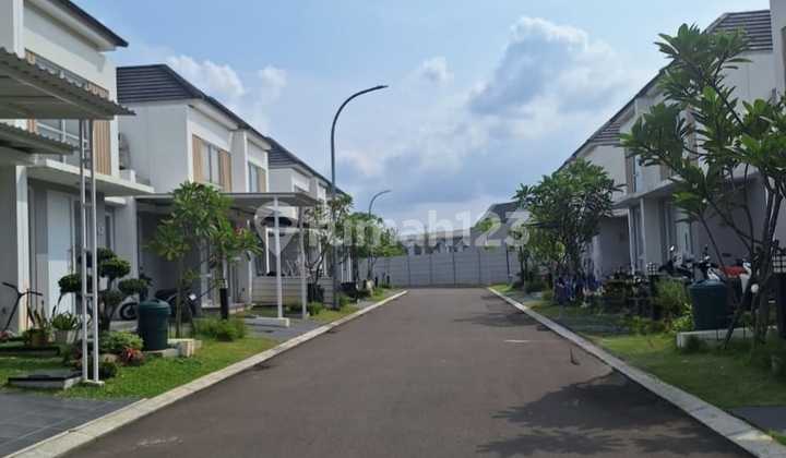 Quick Sale, Canna Cluster House, Paramount Petals, Curug, Tangerang, Corner Position & Mezzanine Included. 2