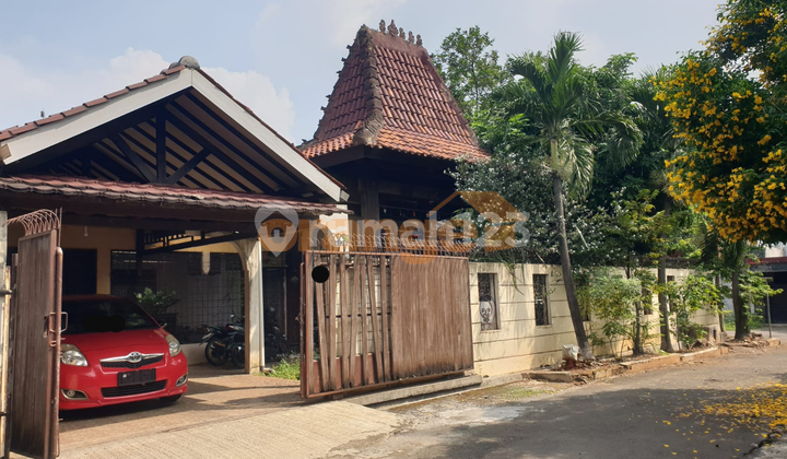 For Sale Spacious House Hook Position Inside Cluster in Cimanggis Depok