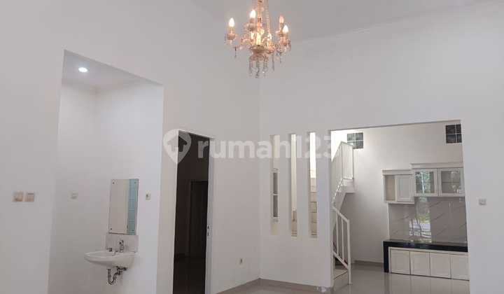 For Sale, Ready-to-Occupy House in Kotawisata, 1½ Floors 2