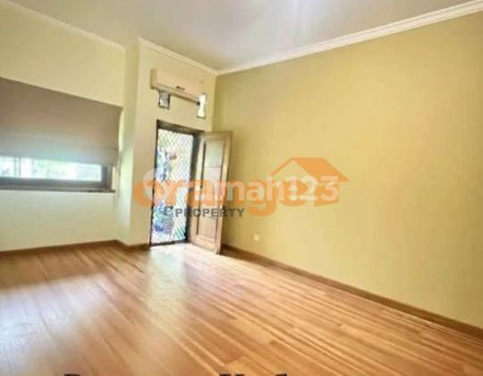 Di Jual Rumah 2 Lantai Full Furnish di Raffles Hills Cibubur 2
