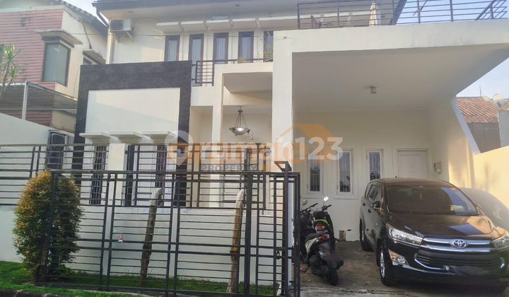 Di Jual Rumah 2 Lantai Cantik Dekat Mall di Citra Grand Cibubur Di Jual Rumah 2 Lantai Cantik Dekat Mall di Citra Grand Cibubur