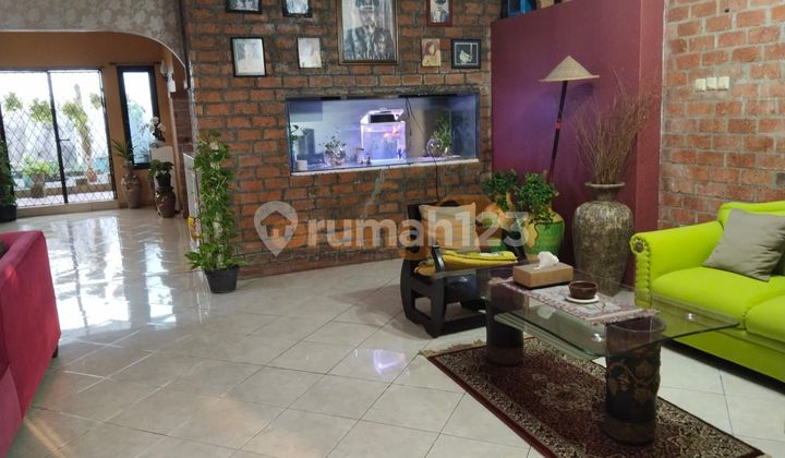 Di Jual Rumah 2 Lantai Gaya Kontemporer di Raffless Hills Cibubur 2
