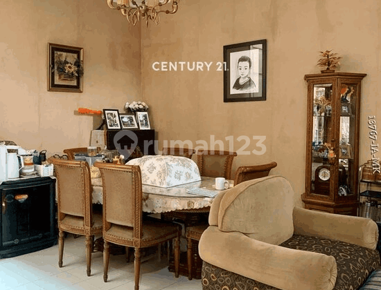 Ready-to-Occupy House Inside a Comfortable Housing Complex in Pesanggrahan 2