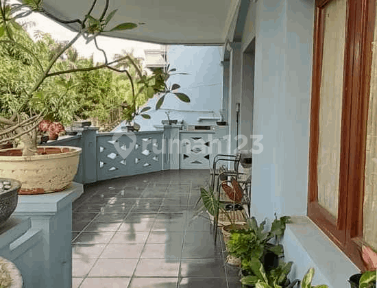 Semi-Furnished House Suitable for Business in Bintaro, South Jakarta 2