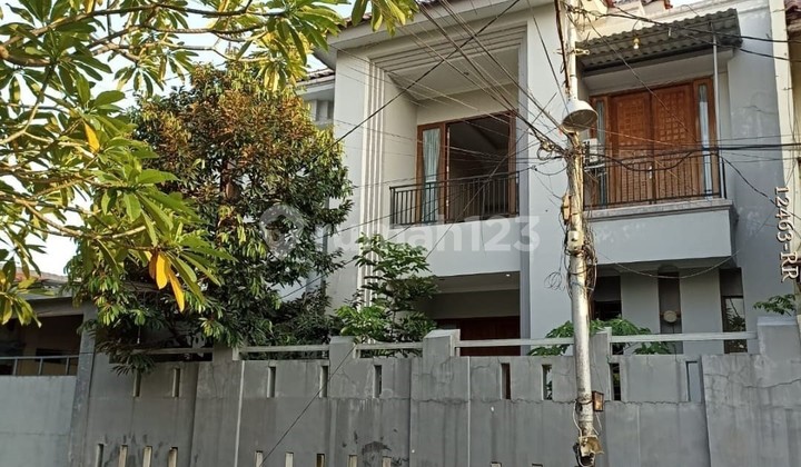 New House For Sale Inside Kebayoran Lama Complex