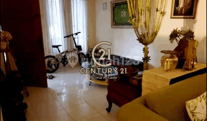 For Sale Flood-Free House in Villa Bintaroregency Strategic Location