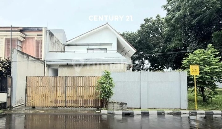 Hot Sale House Next to Park in Sector 7 Bintaro