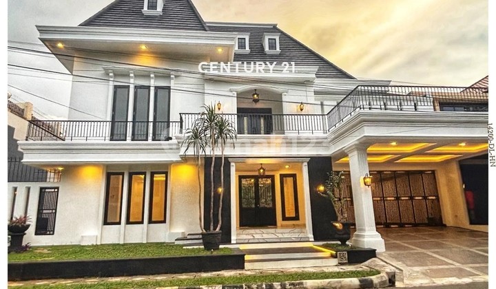 Rumah American Classic Siap Huni Ada Kolam Renang di Riverpark