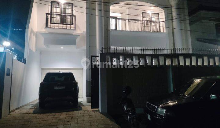 Rumah Mewah Pinggir Jalan Raya Rinjani Semarang Kawasan Elit 1