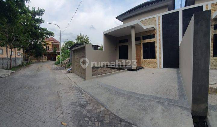 Rumah Baru Minimalis Bebas Banjir Di Pedurungan  1